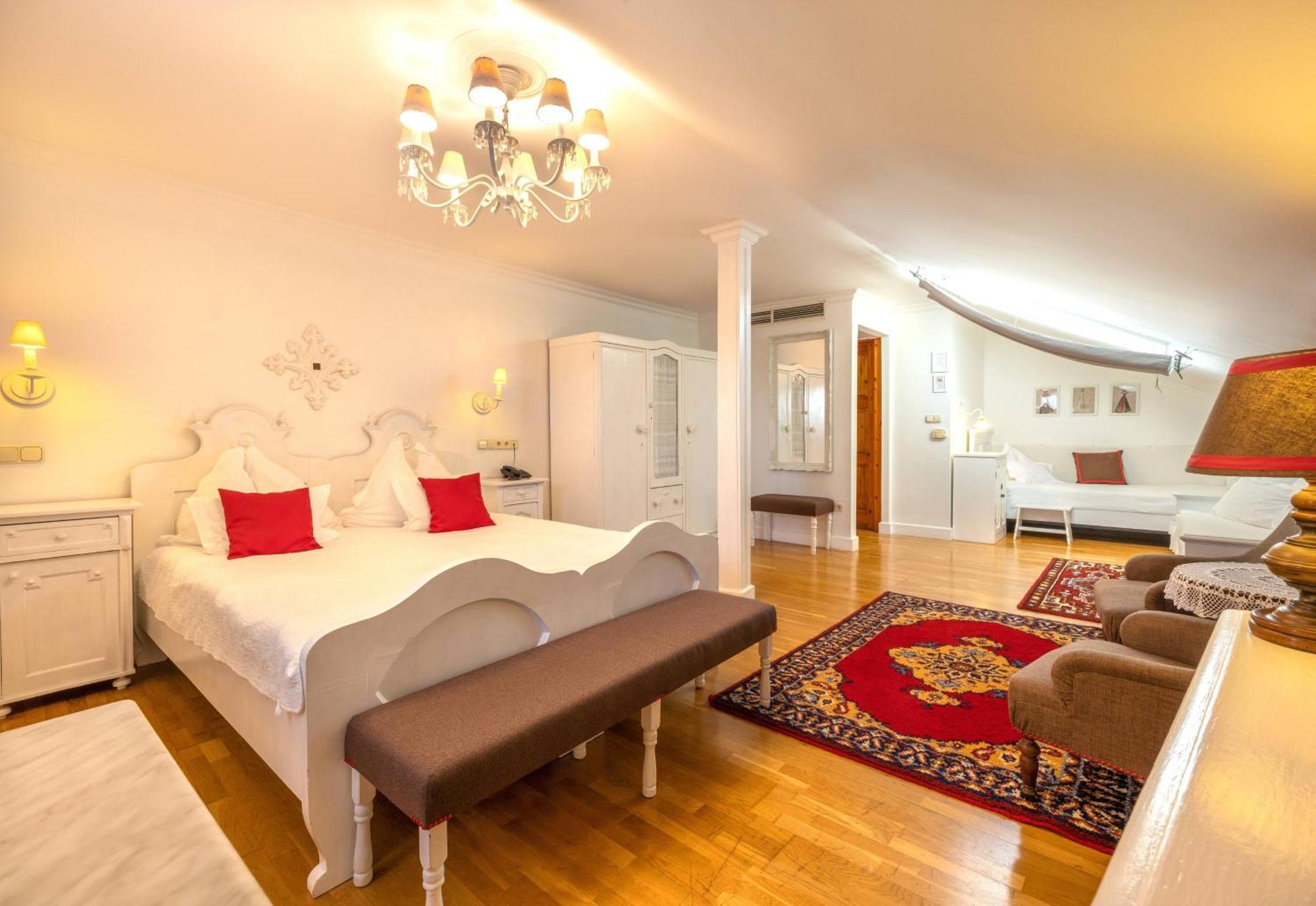 Boutique Hotel Szarcsa Alba Regalǎ Exterior foto