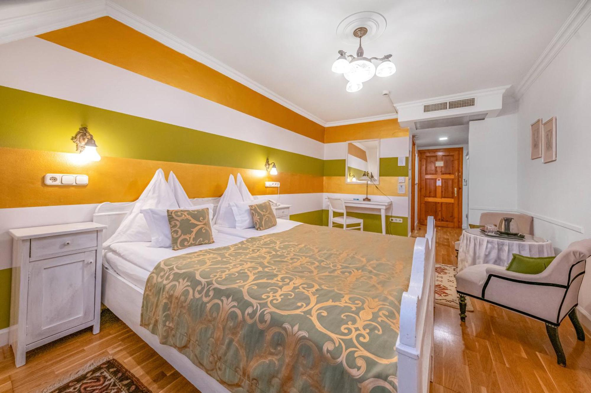 Boutique Hotel Szarcsa Alba Regalǎ Exterior foto